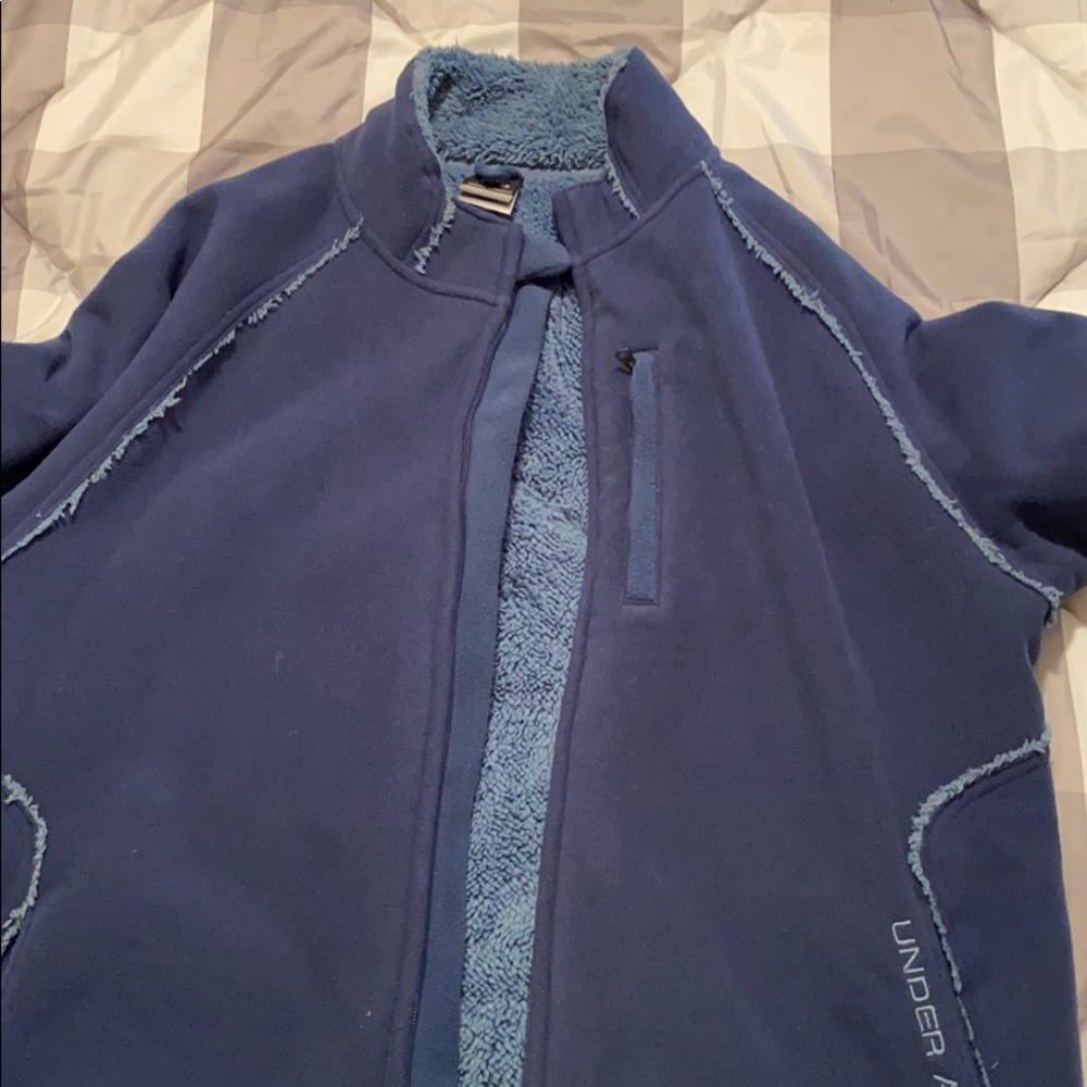 Men’s Large lined Under armour coat.
